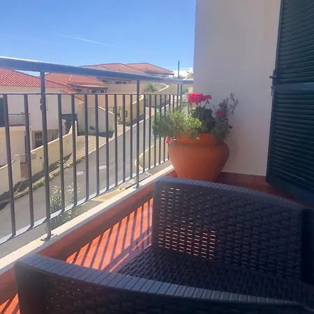 Em Casa Longe De Casa, Tao Bom! *
